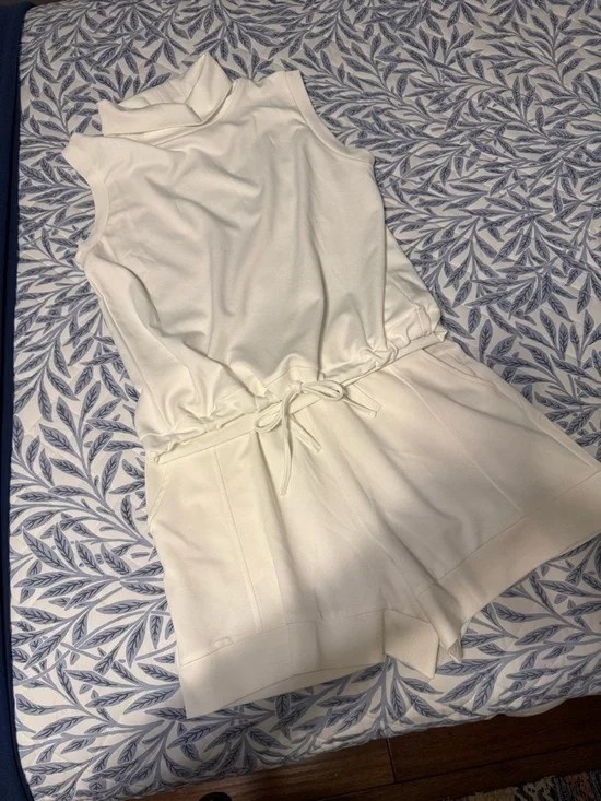 Off White Women’s Turtleneck Top & Shorts Set❗️ - Picture 2 of 8